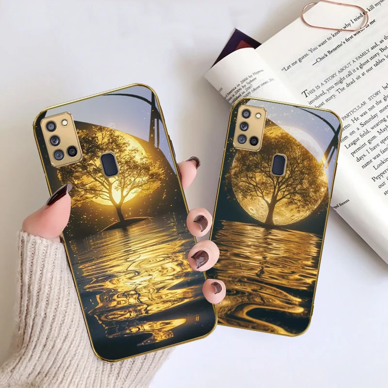 

The Moon and the Tree For Samsung A 31 32 A33 A34 35 14 A15 13 A16 25 26 50 52 53 54 55 56 70 71 72 73 Golden glass phone case