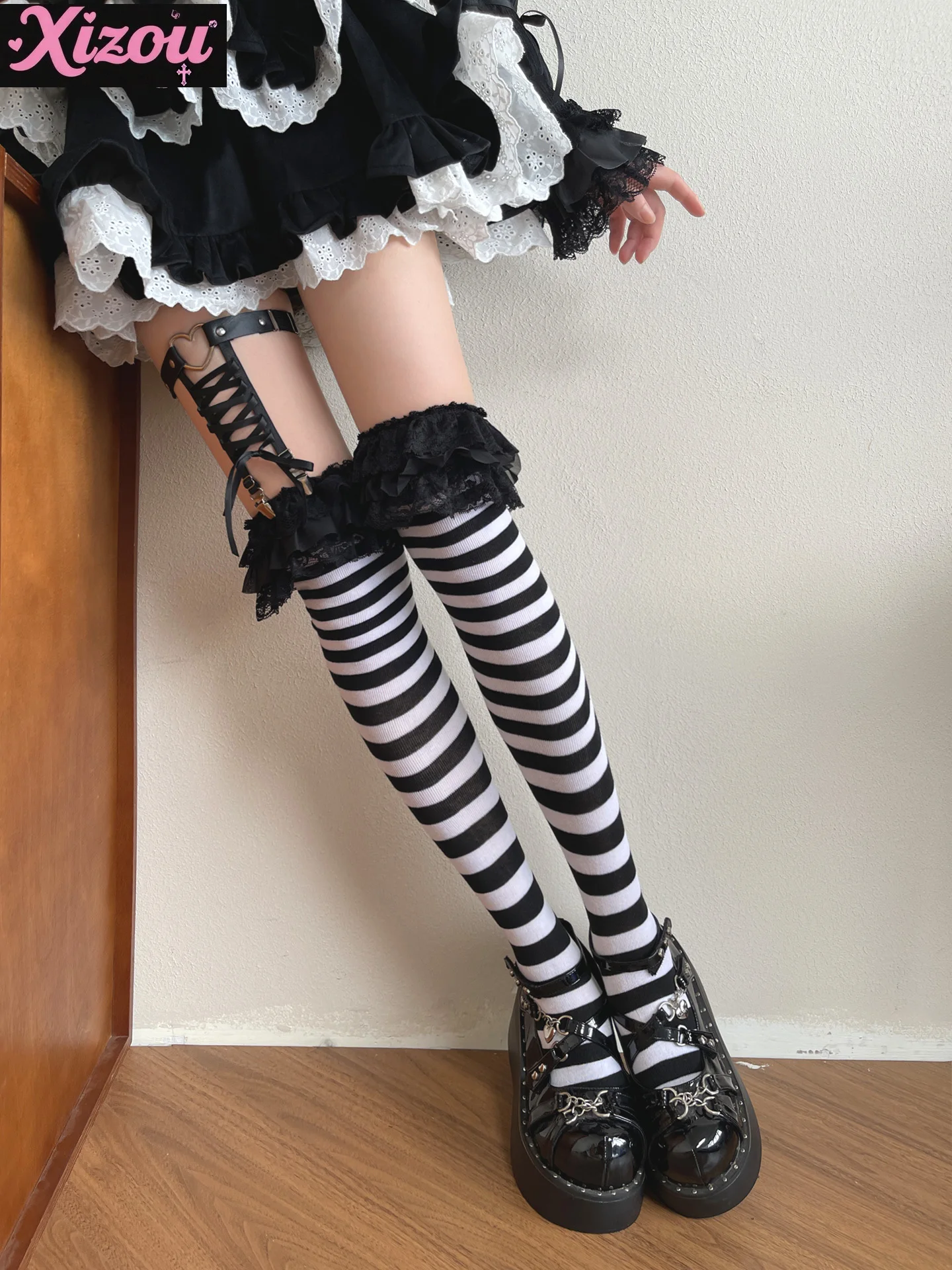 

Subculture Y2k черно-белые полосатые готические чулки выше колена в стиле Лолиты для Хэллоуина для женщин, женское кольцо на ногу с ремешком