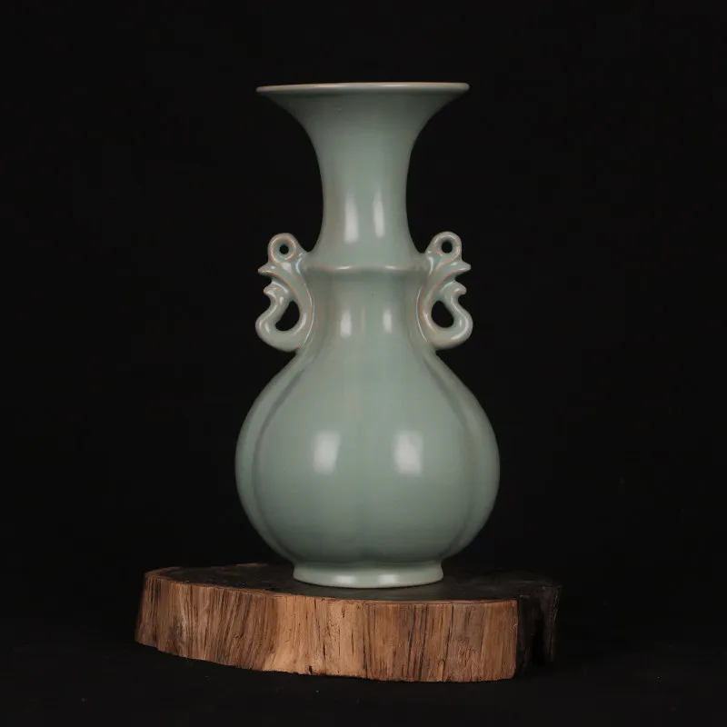 Ru Kiln Celadon Gourd-shaped Double-handled Vase Antique Porcelain Antique Display Shelf Decorative Vase
