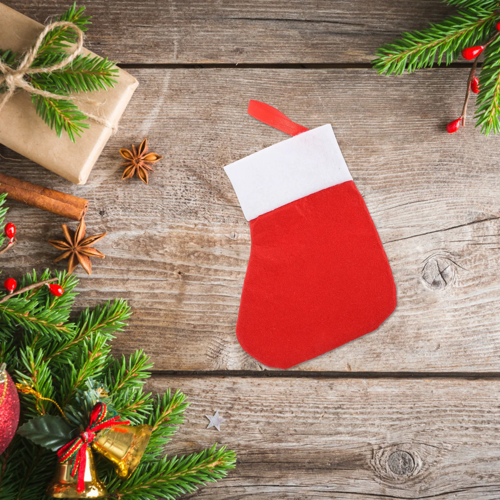 

8Pcs Xmas Cutlery Socks Christmas Party Table Decoration Silverware Holder Pouch Christmas Cutlery Sock Fork Cutter