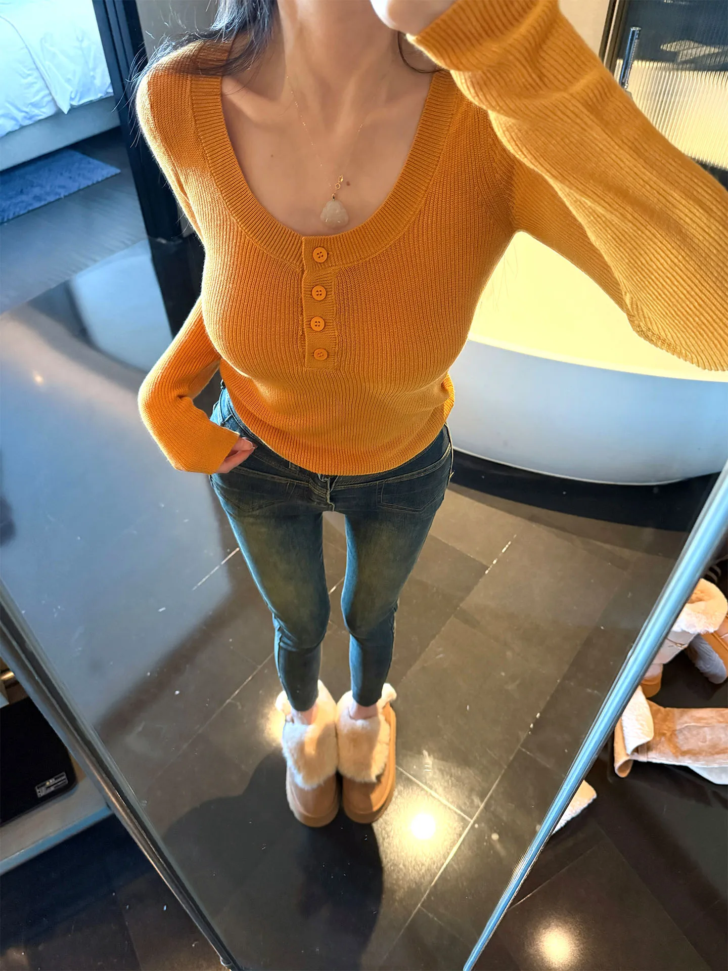 

Sexy Pure Desire White Orange Knitted Sweater Women's Slim Fit Long Sve Top Design Sense Internal Wear Casual Daily irt