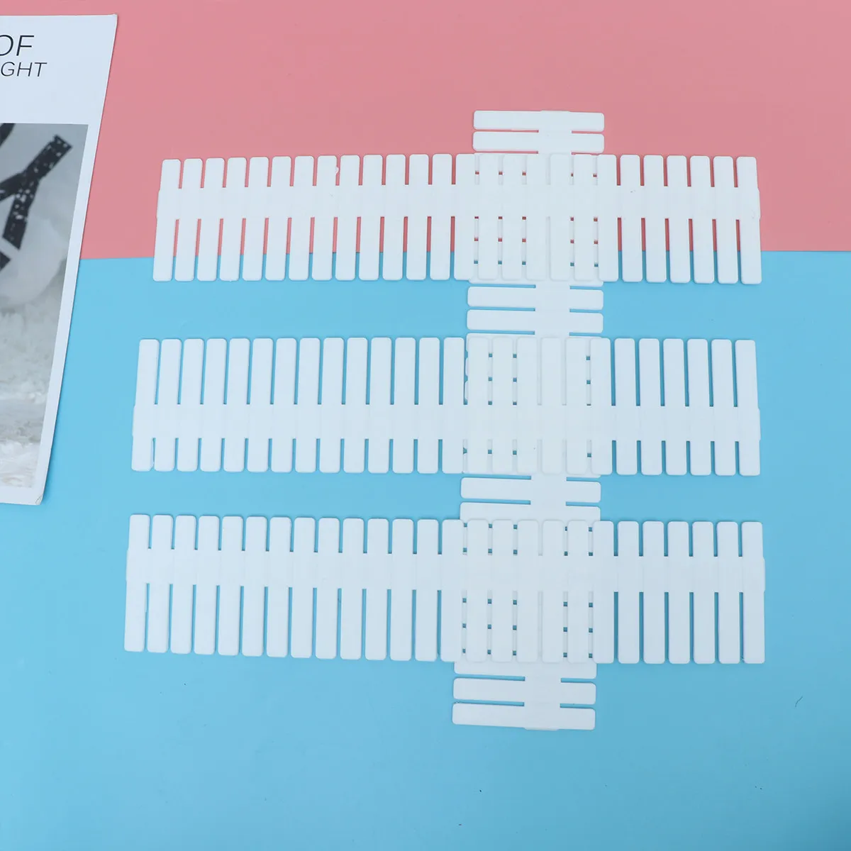 

Набор из 4 регулируемых пластиковых разделителей для ящиков: органайзеры для дома, косметики, носков, нижнего белья, офиса, кухни