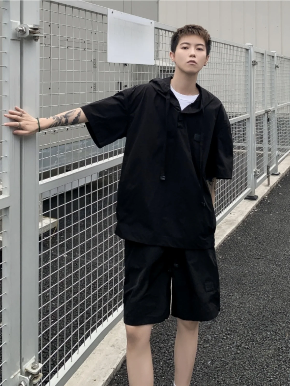 

Summer Thin ort Sve T-irt Set for Men Casual Sportswear Polyester Nylon Youth High Street Sle orts Polyester Fiber