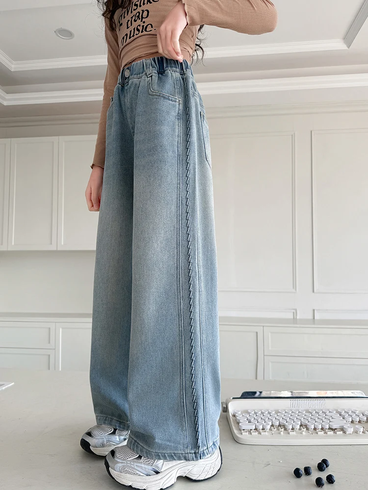 

Spring 2025 New Style Girls Jeans Wide Leg Pants Floral Embossed Middle School Girls Versatile Denim Trousers for Teens
