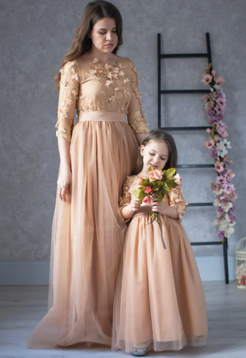 

Mother Daughter Matching Gowns Champagne Floral Lace Dress Mommy and Me Outfit Toddler Formal Photoshoot Birthday Party Gowns