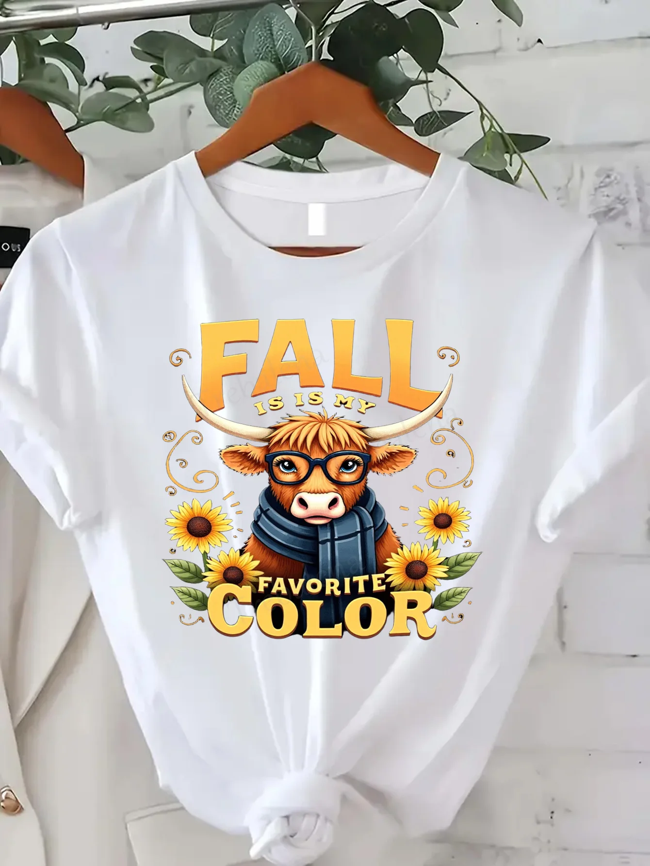 Comfortable Women's Print T-shirt Fall Is My Favorite Color Cow T-Shirt, Autumn Sunflower Print Women's Tee