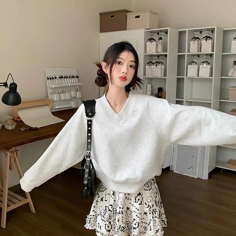 ヴィンテージ原宿クロップドスウェット女性ルーズ怠惰な風刺繍 V ネックプルオーバー長袖ストリート固体女性トップス