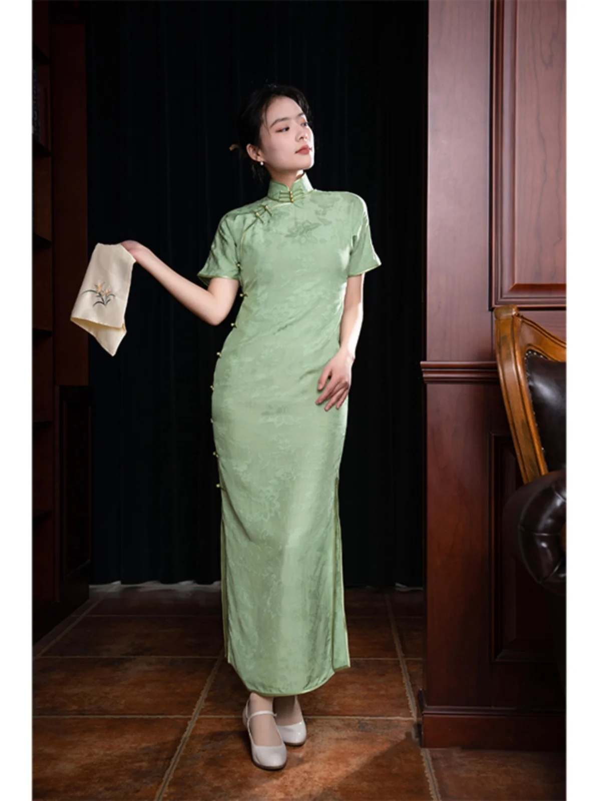 

Футболка с низким разрезом в стиле ретро, четверть Све, вышитый льняной лоскутный женский традиционный китайский костюм