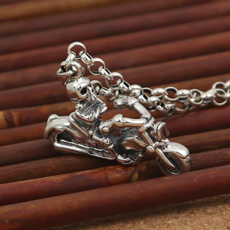 Wholesale S925 Sterling Silver Jewelry Fashion Retro Punk Rock Motorcycle Pull Skull Head Men's Knight Pendant