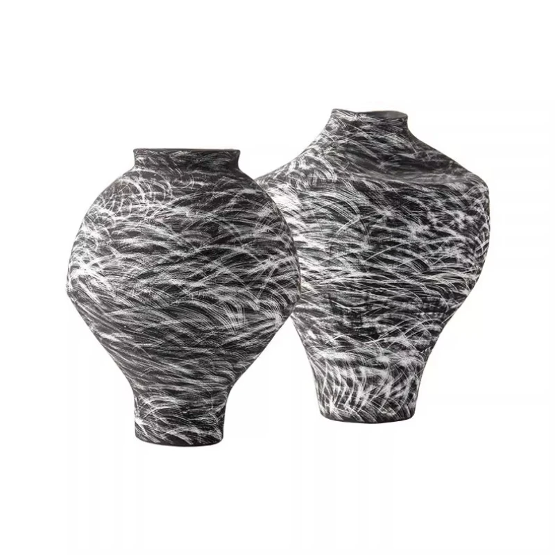 

Simple, modern, creative, artistic, hand-painted, ceramic vase, ornament, model room, sales office, living room, entrance,