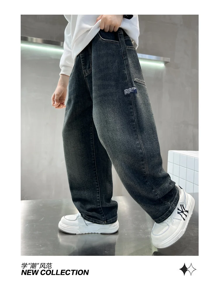 Koreanische Modische Jungen-Jeans mit Buchstabendruck, Gerade Geschnittene Denim-Hosen, Kinderhosen mit Weitem Bein, Lässige Kinderhosen für Alter 5-14 Jahre – Detail 2
