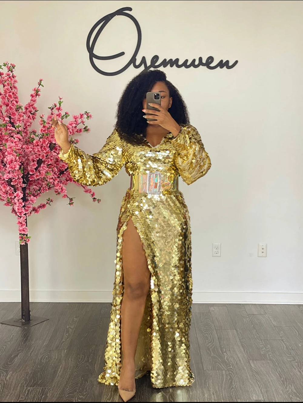 sparkling-large-sequins-fashion-party-dresses-v-neck-and-long-sleeve-mermaid-evening-dress-high-slit-photoshoot-gown