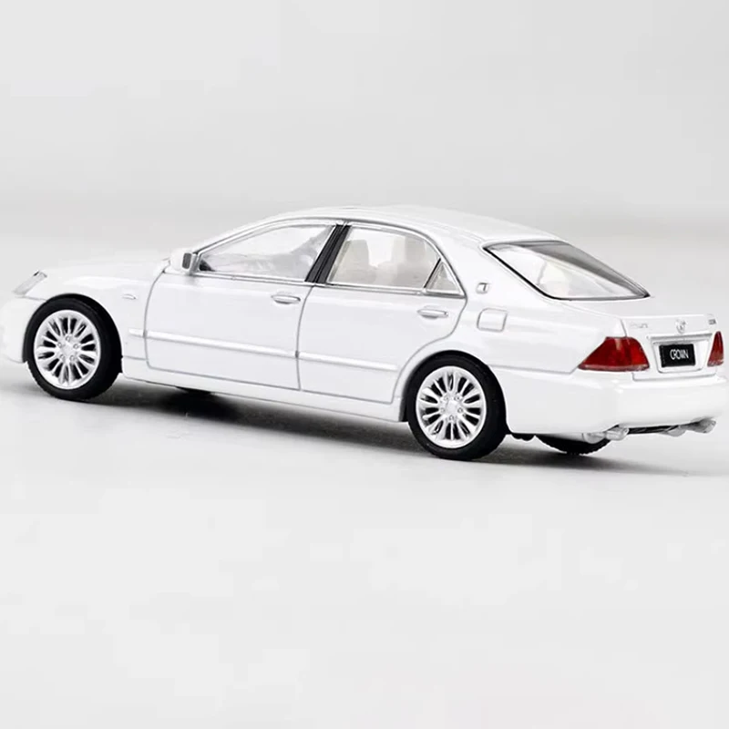 Jkm 1:64 2007 تاج الجيل الثاني عشر على الطرق الوعرة مركبة سبيكة سيارة نموذج مجموعة ثابتة زينت هدايا العيد اللعب #4