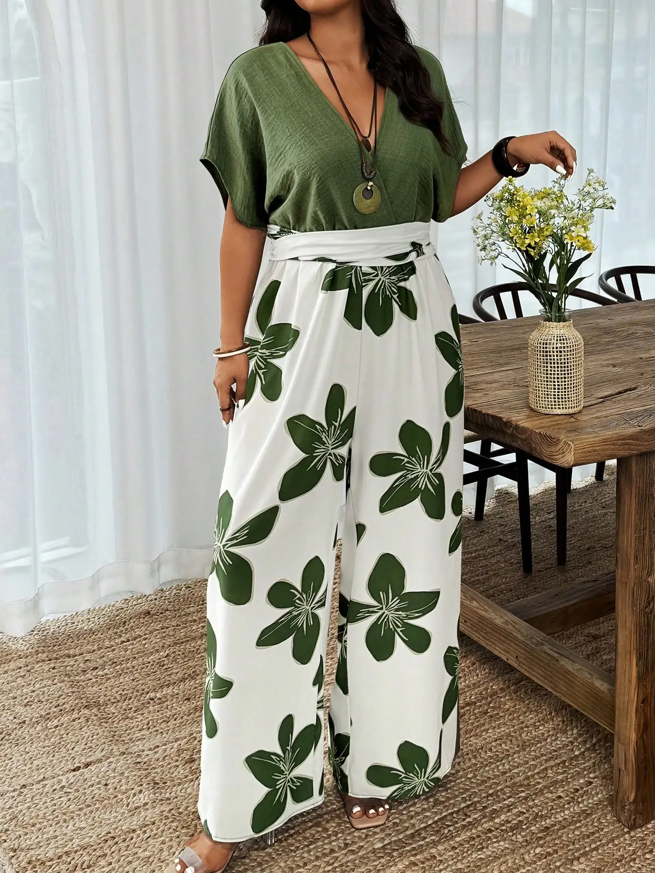 

Женский комбинезон большого размера с зеленым цветочным принтом, свободного кроя, с рукавами «летучая мышь» и поясом на талии