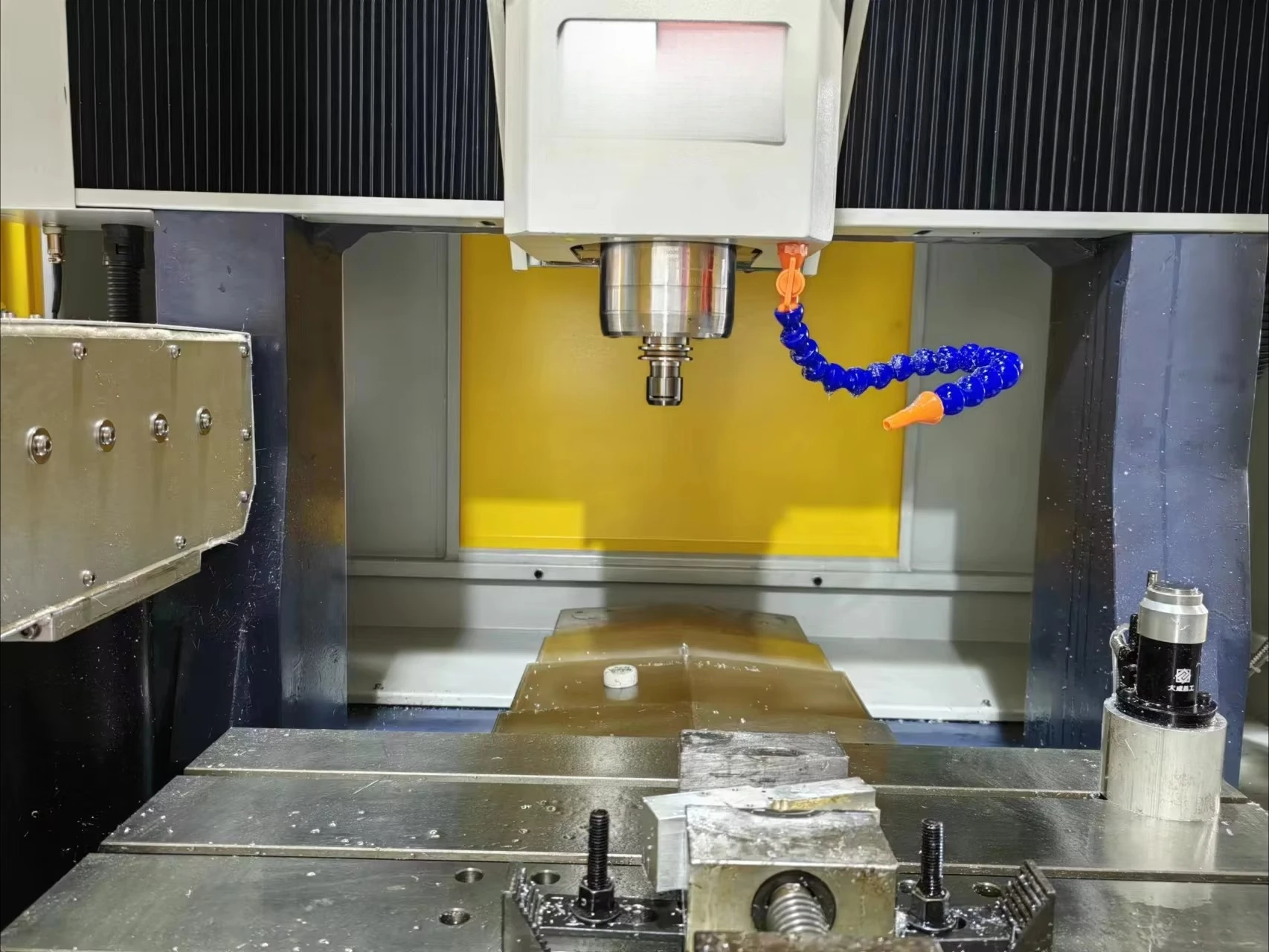 RY-650 Mini CNC Machine for Metal Engraving and Milling Includes Core Components Spindle & Engine