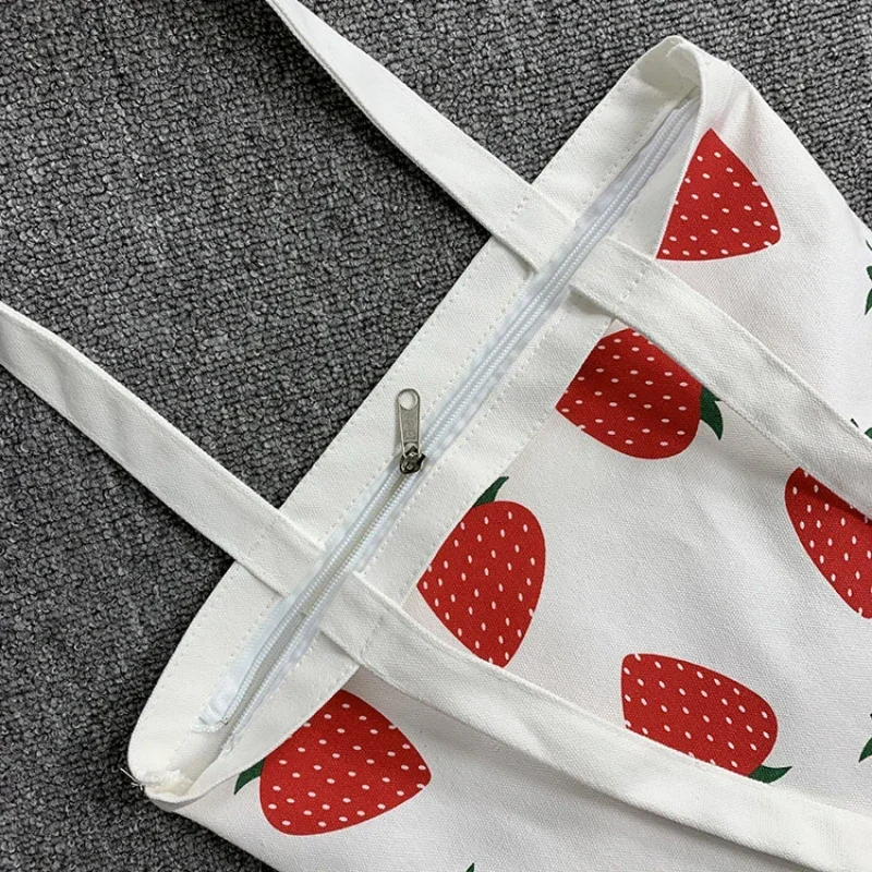 Large Capacity Cute Strawberry Canvas Tote Bags for Work Commuting Carrying Bag College Style Student Outfit Book Shoulder Bag