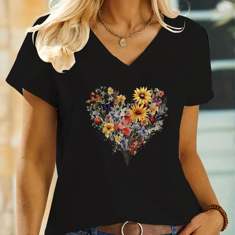 Beautiful Heart Shaped Bouquet Print T Shirt Women Short Sleeve Tops Vintage Butterfly Little Daisy Design Korean V-Neck T-Shirt