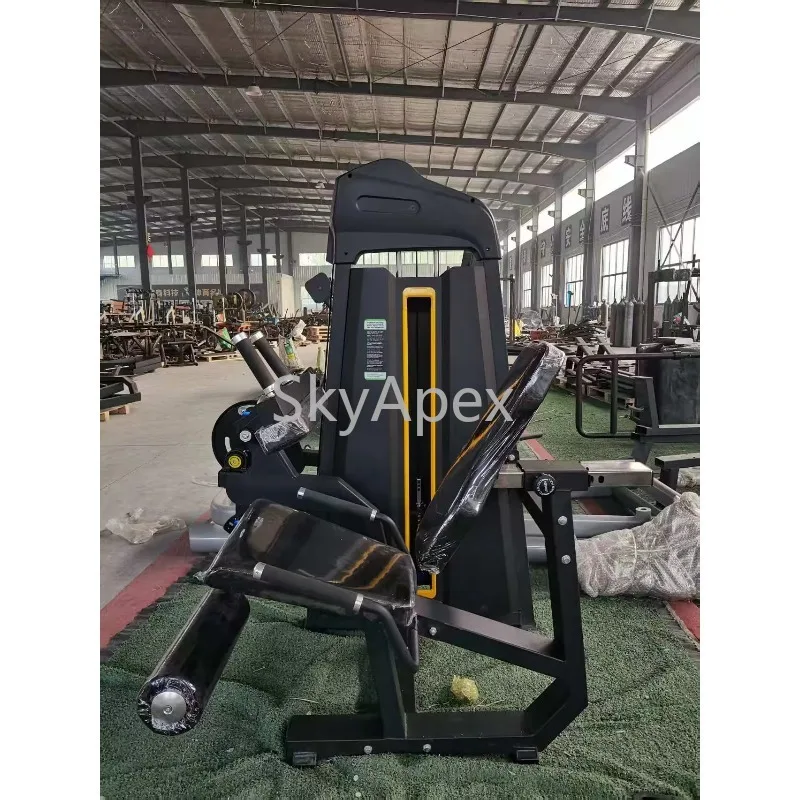 อุปกรณ์ออกกำลังกายเชิงพาณิชย์คุณภาพสูง รวมถึงเครื่องบริหารกล้ามเนื้อขาแบบนั่ง (Leg Extension) และแบบนอน (Leg Curl)  เครื่องฝึกกล้ามเนื้อขาอเนกประสงค์