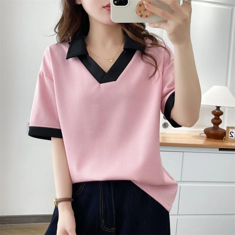 

Летняя женская футболка поло больших размеров с цветными блоками, повседневный топ с коротким рукавом 2026 (модель 2606)