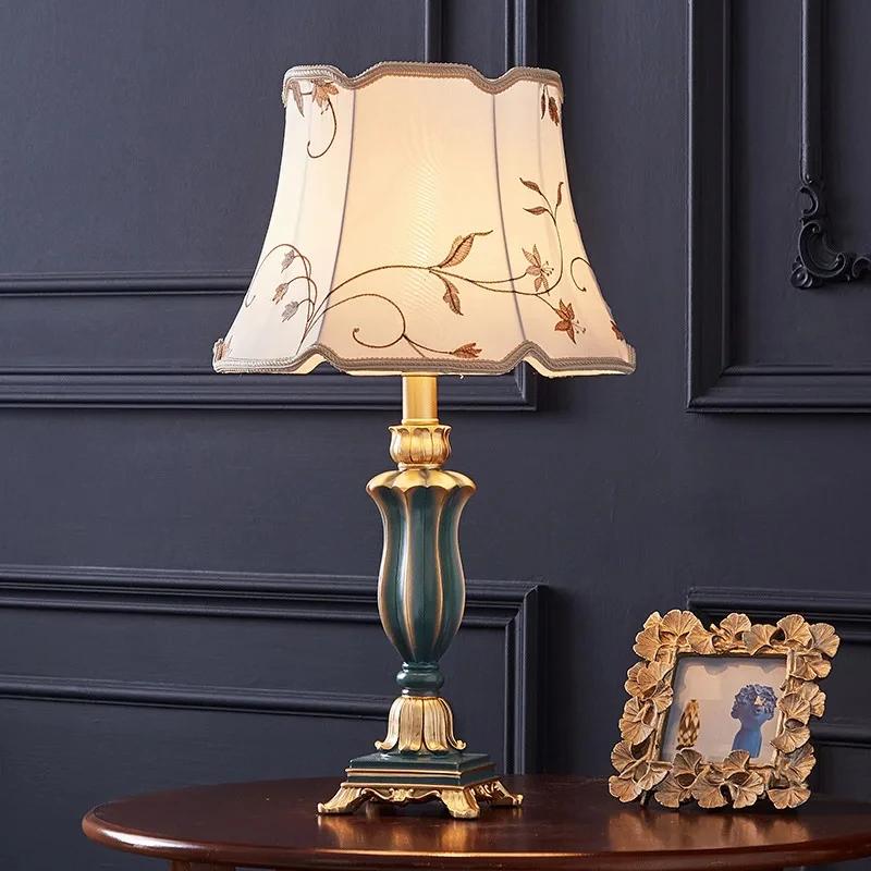 2023 Table Lamp Modern Simple Study Creative Desk Lamp European Living Room Bedroom Bedside Decorative Desk Lamp TY60HJ