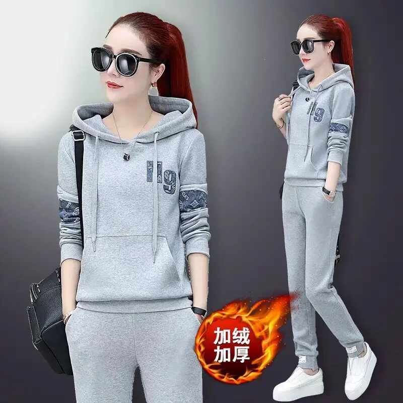 Casual Sports Suit Women\'s Autumn and Winter 2025 New Korean Fashion Loose Plush Thickened Hooded Top Two Piece Set