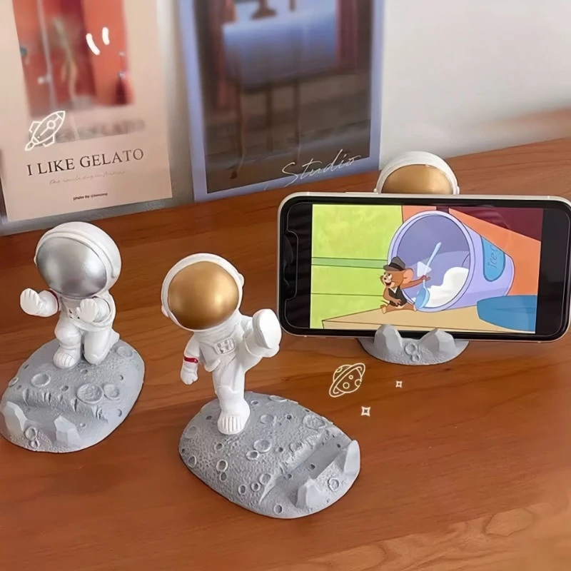 

Astronaut Mobile Phone Holder, Astronaut Creative Figure Gift Decoration Handicraft Ornament Desktop Mobile Phone Holder