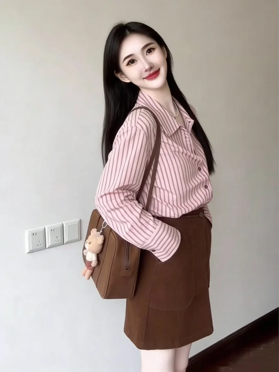 Camisa de manga larga a rayas rosas para mujer, blusa con botones dulces, moda coreana, ropa de calle informal para uso diario, primavera 2026