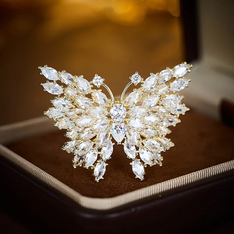 

High-end Light Luxury Ultra Shiny Three-dimensional Butterfly Inlaid Zircon Brooch Elegant Versatile Suit Evening Accessories Wh