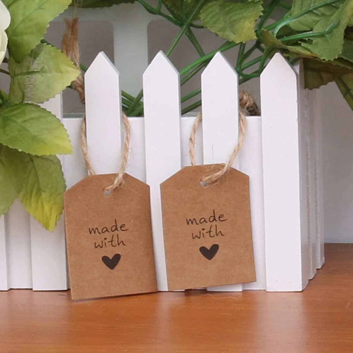 100 Stück „Made with Love“-Tags für Geschenke, Hochzeiten, Gastgeschenke, Kleidung, Herz, Buchstaben