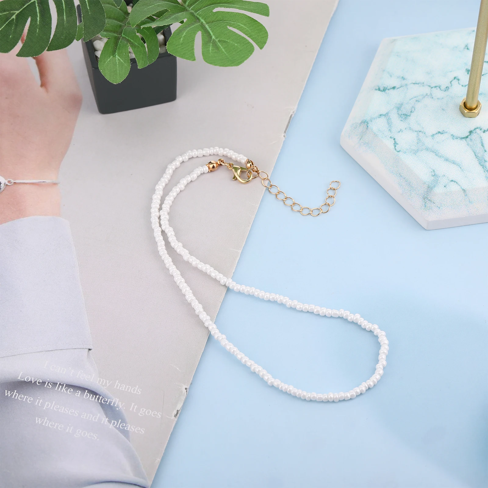 

1pc Colorful Rice Bead Necklace White Simple Clavicle Chain For Women Fashion Jewelry Single Layer Neck Chain Woman Necklace