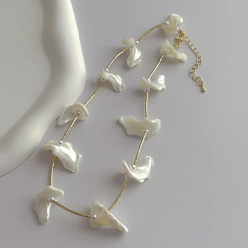 Minar Baroque Irregular Natural Sea Shell Conch Beaded Choker Necklace for Women Unique Statement Necklace Clavicle Chain Collar