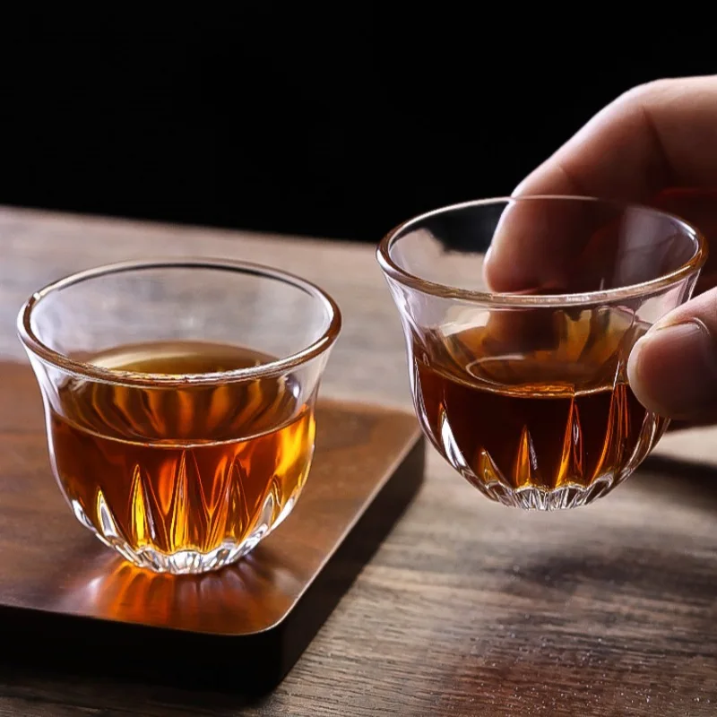 

Наборы из 4 шт., изысканная стеклянная чашка, чайная чашка, прозрачные стаканы для питья, легкие роскошные бокалы для вина, вечерние элегантные стеклянные посуды