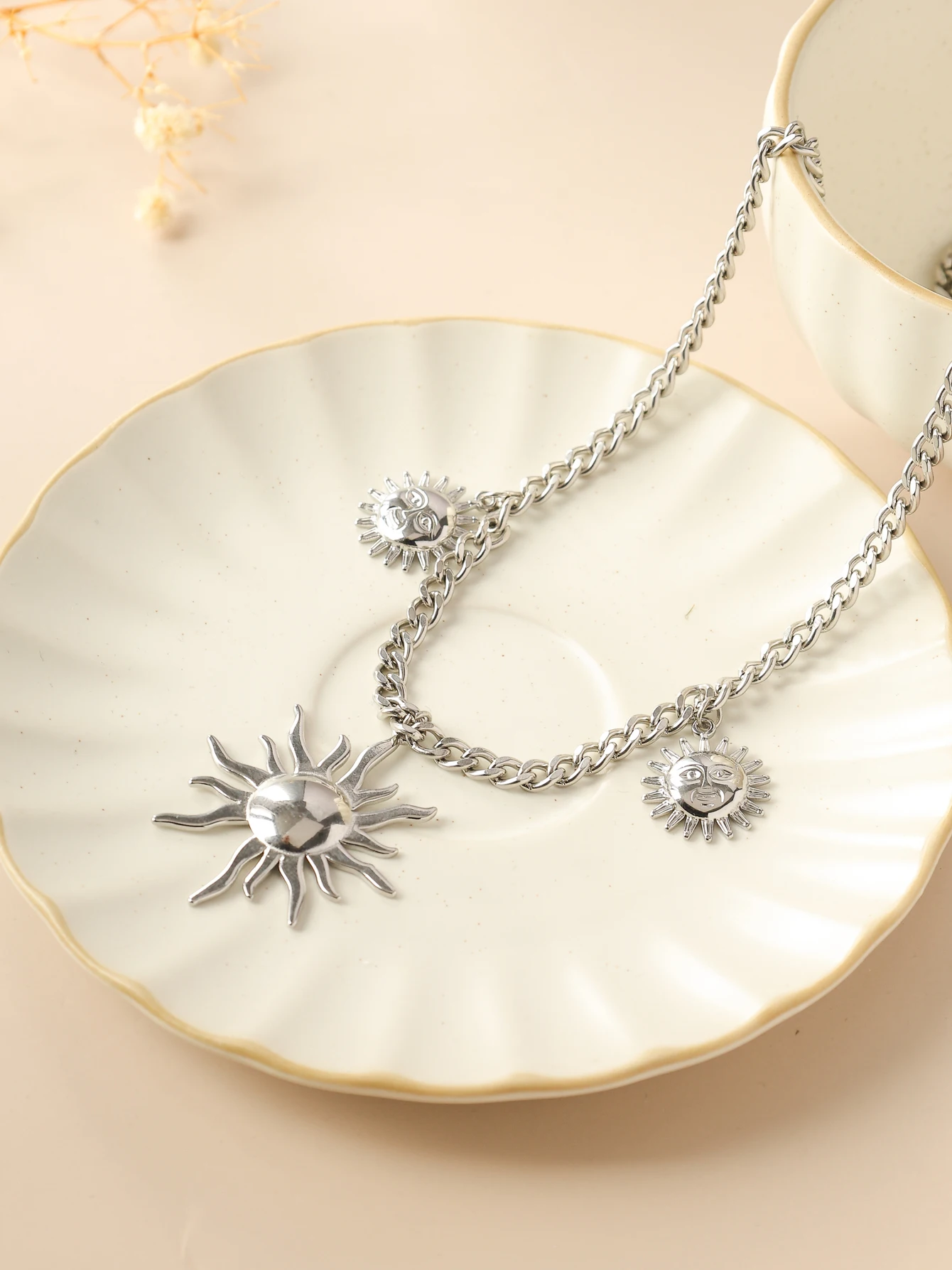 Stainless Steel Necklace Classic Fashion Sun Smiley Face Pendant Necklace Women's Jewelry Party Gift Recommendation New Arrival view 3