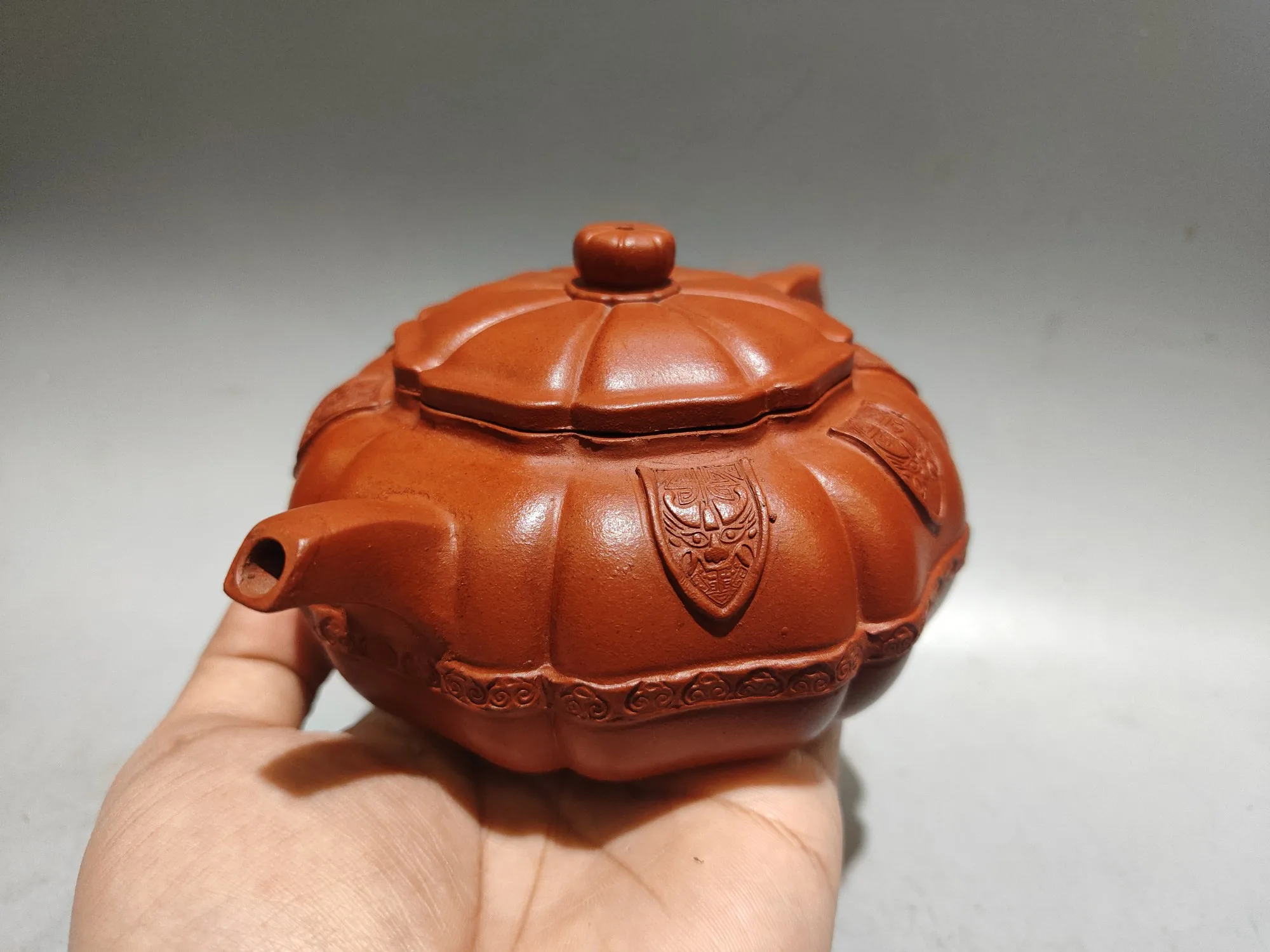 Purple teapot Yixing Purple Clay Teapot Lion Head Pattern Eight sided Heling teapot Eight sided teapot Kettle Teapot