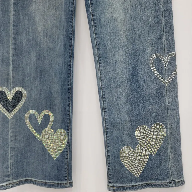 秋の新ラインストーンジーンズ女性のためのハイウエスト光沢のあるハート柄デニムパンツアメリカンファッションハイストリートストレートズボン