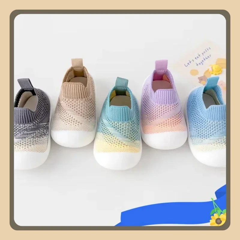 أحذية أطفال جديدة متدرجة اللون بسيطة مخصصة للأطفال الصغار غير قابلة للانزلاق أحذية أطفال عازلة للرضع والأطفال الصغار