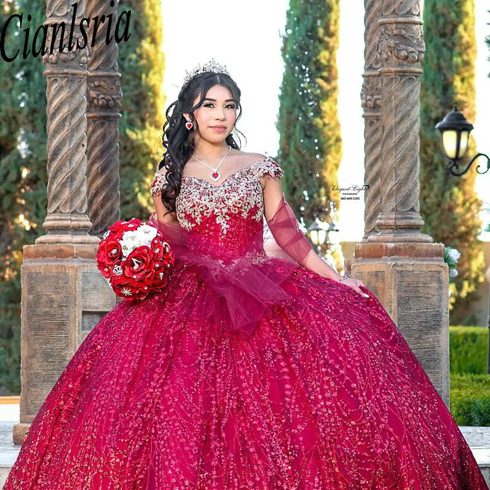 Vestido De quinceañera con lentejuelas y hombros descubiertos, traje De baile De cristal rojo con apliques dorados, corsé De encaje, 15 Años