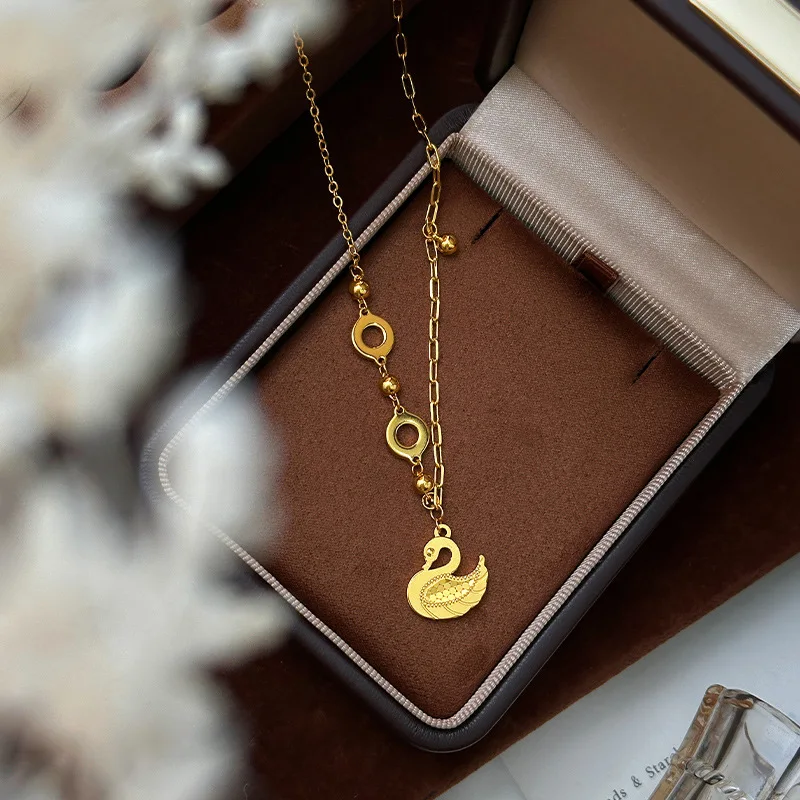 9999 Gold Luxury Small-Scale Design Fashionable Young Ice Crystals Necklace with Little Swan Pendant