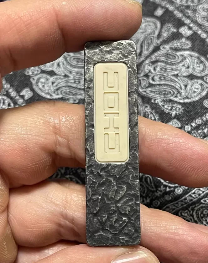 EDC LAUTIE Steel Peek Chocolate ➕ Stone carved material EDC decompression toy