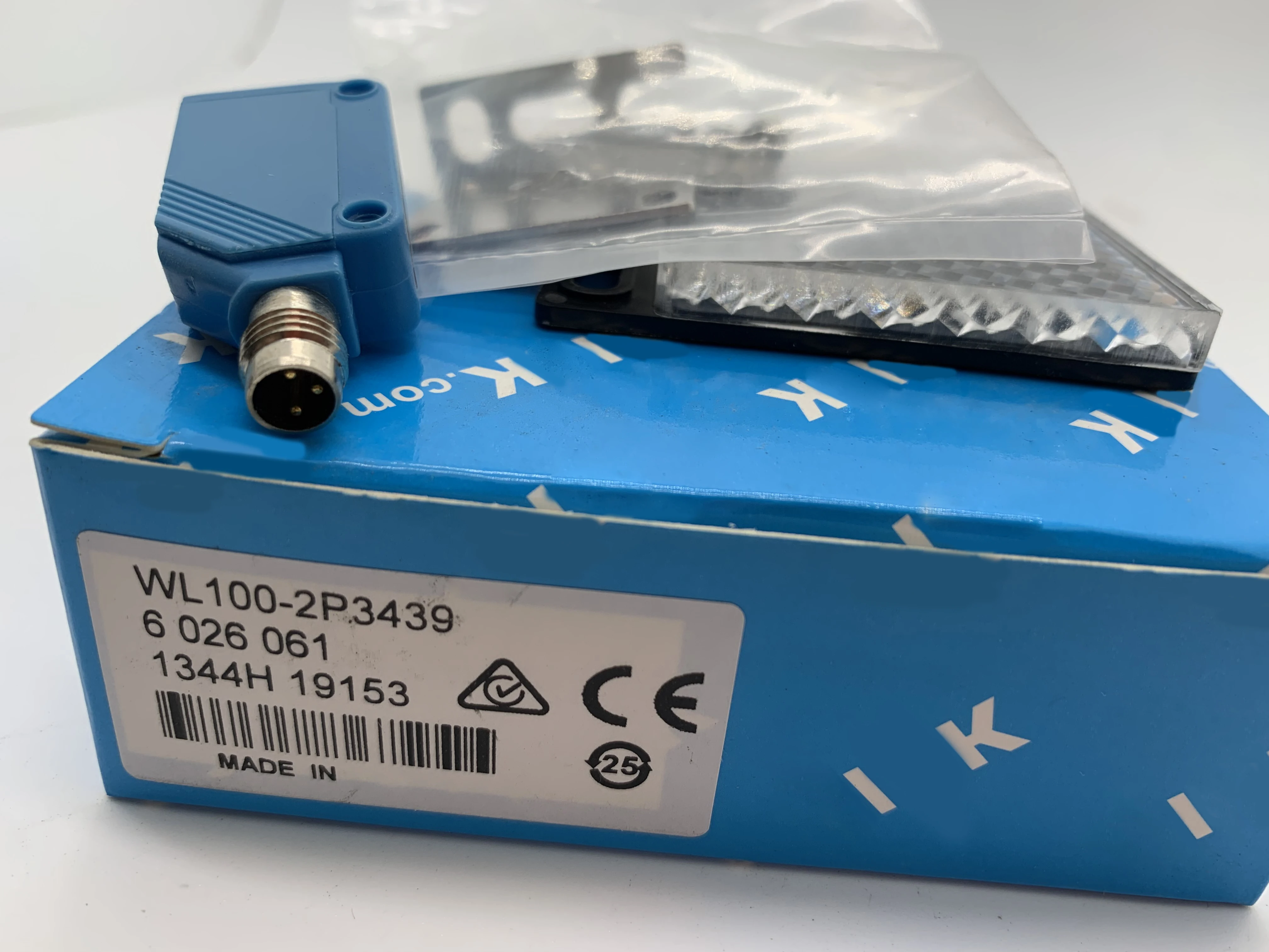 

In Stock New Photoelectric Switch Sensor WL100-P1332S07 High Quality Seller One-year Warranty