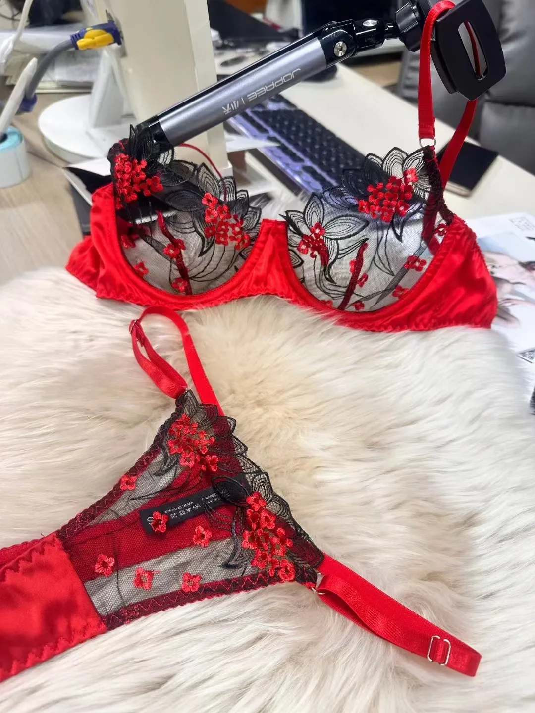 

Fashion Simple Red Bra Set Sexy Embroidery Mesh Erotic Lingerie Set Women Push Up Underwear Sets