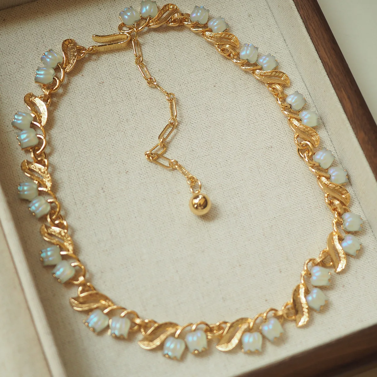 

Retro Parure 18K Gold Filled Lily Of The Valley Earring/Bracelet/Necklace May Bells Intaglio Choker Cuff Earring Jewellery Set