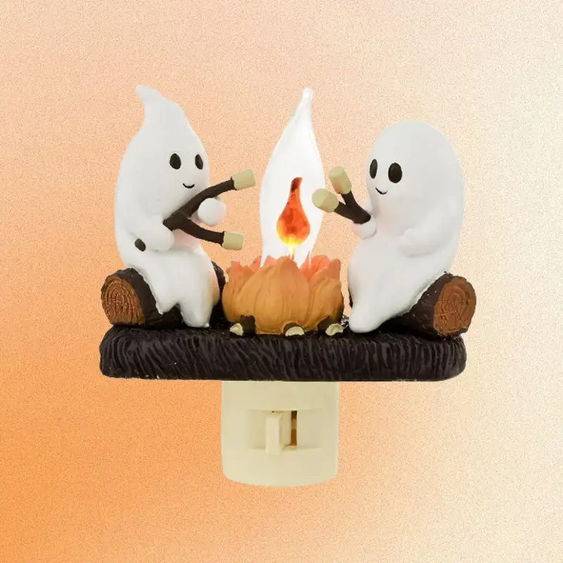 2024 Ghost Campfire Flickering Nightlight 2 Ghosts Roasting Plug Wall Spooky Fire Marshmallow Night Light for Halloween Decor