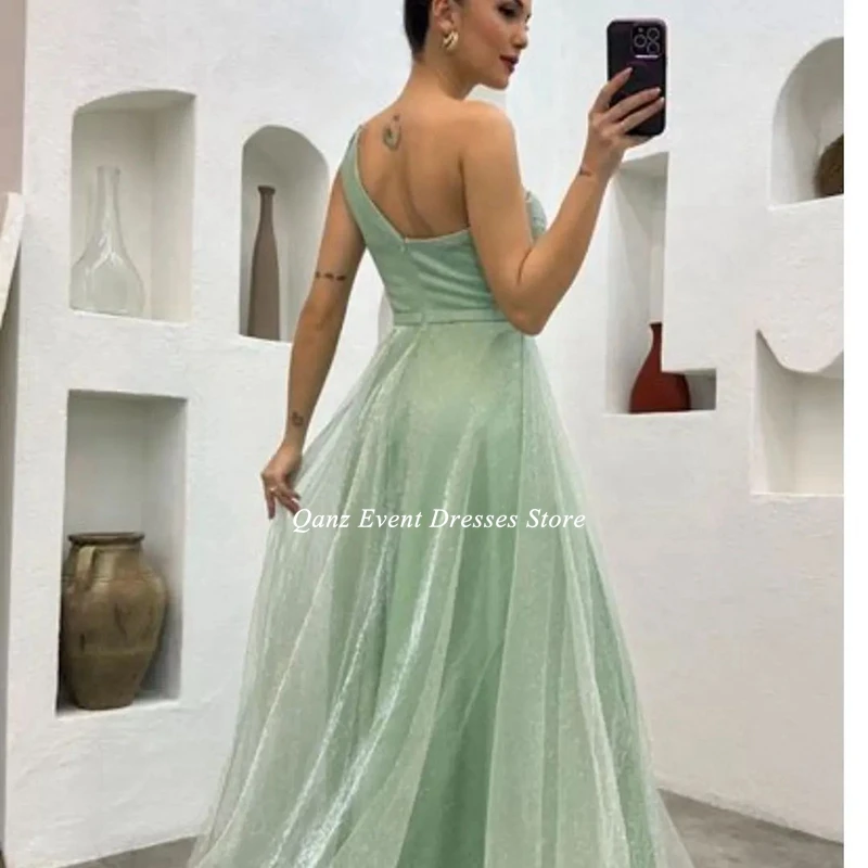 Qanz gaun Prom hijau Mint Tulle satu bahu lipatan A-Line gaun Prom panjang ritsleting kembali applique manik-manik gaun pesta Formal