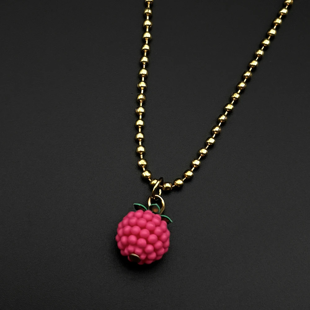 Kawaii Sommer-Beeren-Halsketten aus Edelstahl mit goldfarbener Kugelkette, Erdbeer-Himbeer-Frucht-Anhänger, Halsschmuck, Geschenke – Detail 5