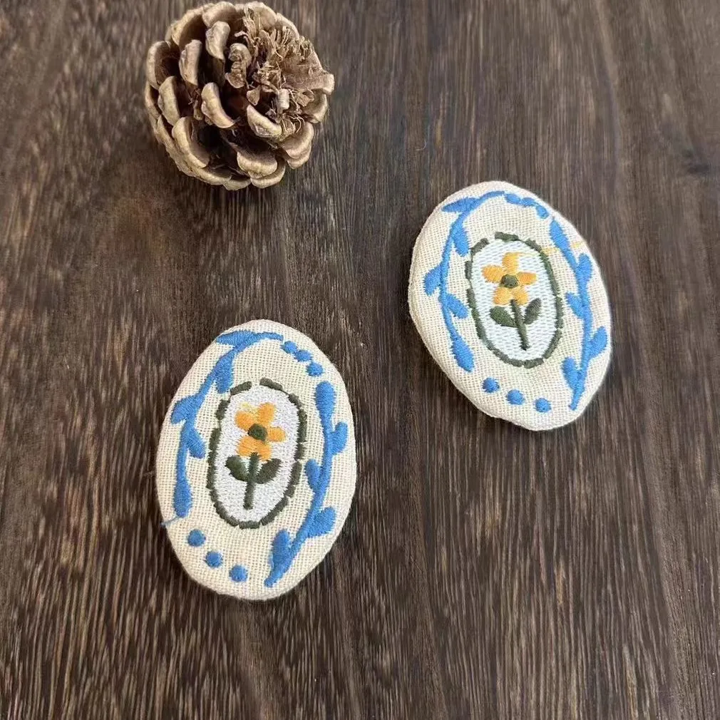 Cute Forest Girl Brooch Japanese Style Handmade Cotton Linen Fabric Pin Artistic Versatile Lapel Badge Women Clothing Accessory