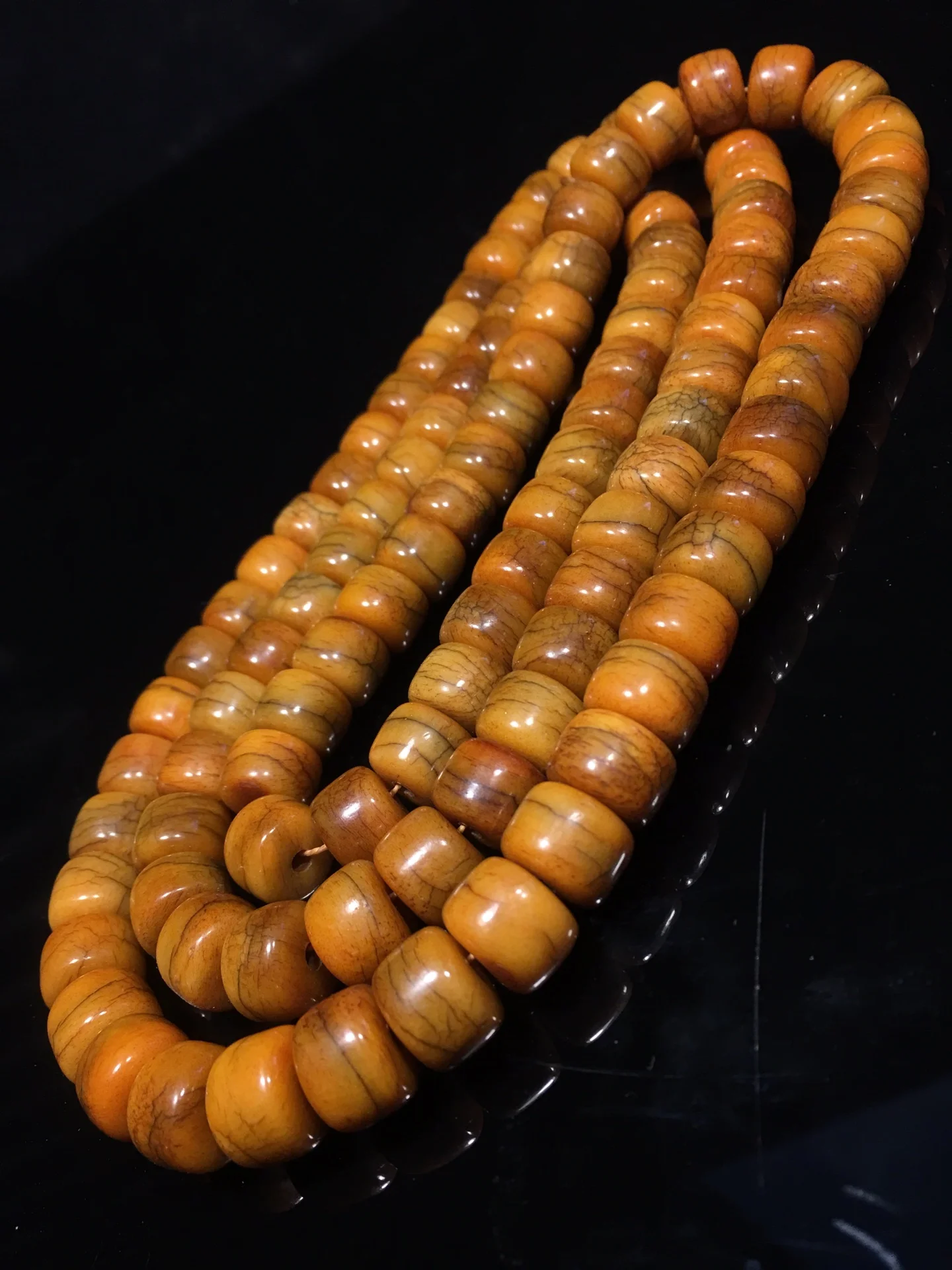 A set of 108 Buddha beads made from ox bone, measuring 12x10, with a thick patina and clear texture.,Free shipping