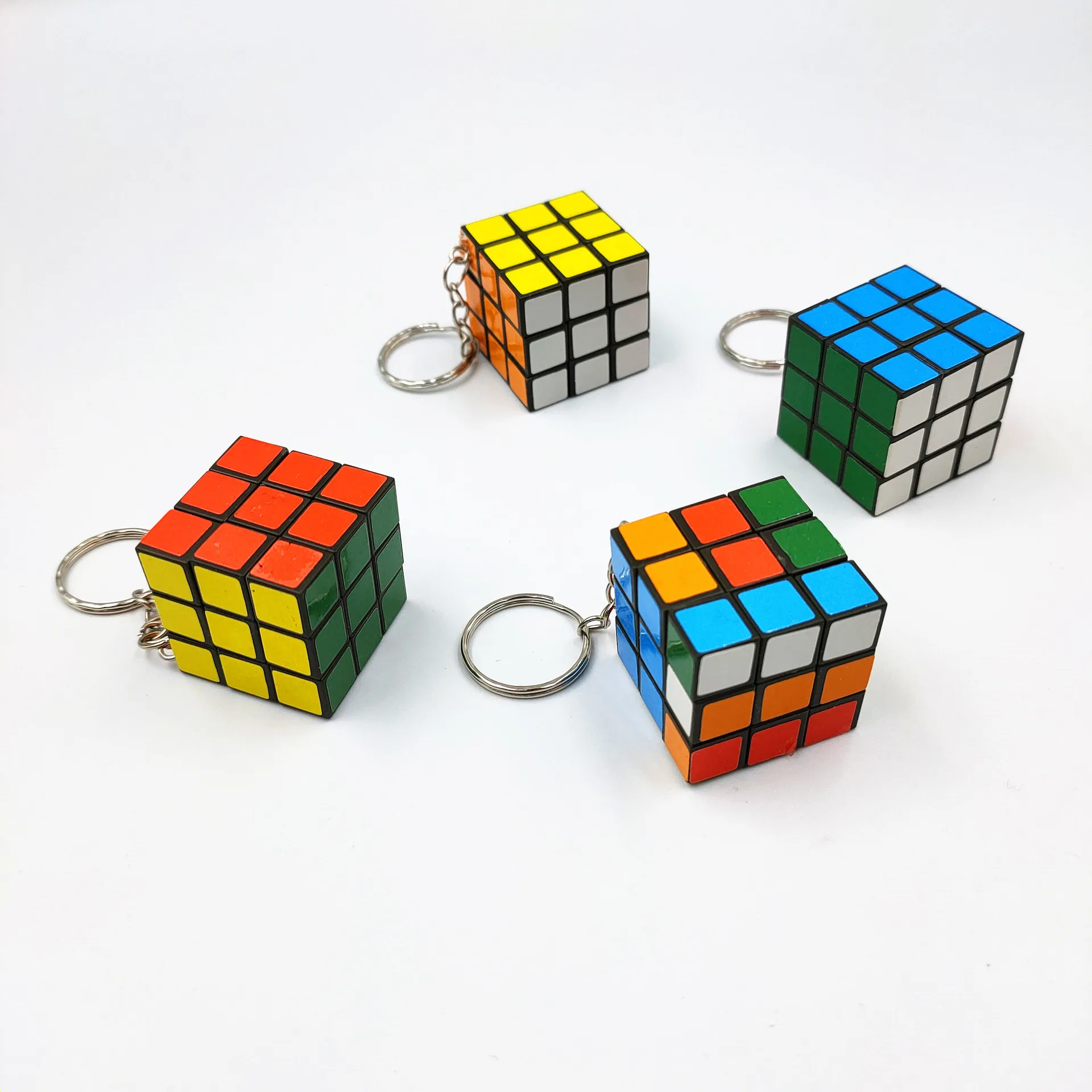 12pcs/Set Creative Mini Magic Cube 3x3cm Keychain Funny Hyperbole Puzzle Magic Cube Charms Pendant Key Ring Fashion Jewelry Gift