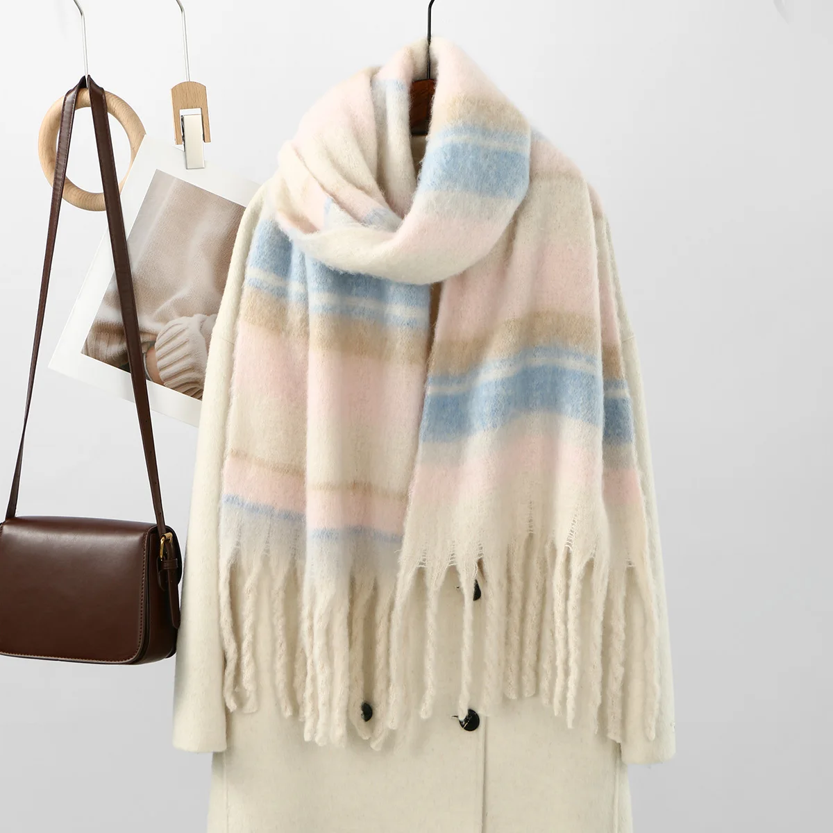 

Зимний женский толстый теплый шарф, кашемировый мягкий универсальный длинный шарф большого размера в полоску с кисточками, ветрозащитная шаль, шейный платок 200*40 см