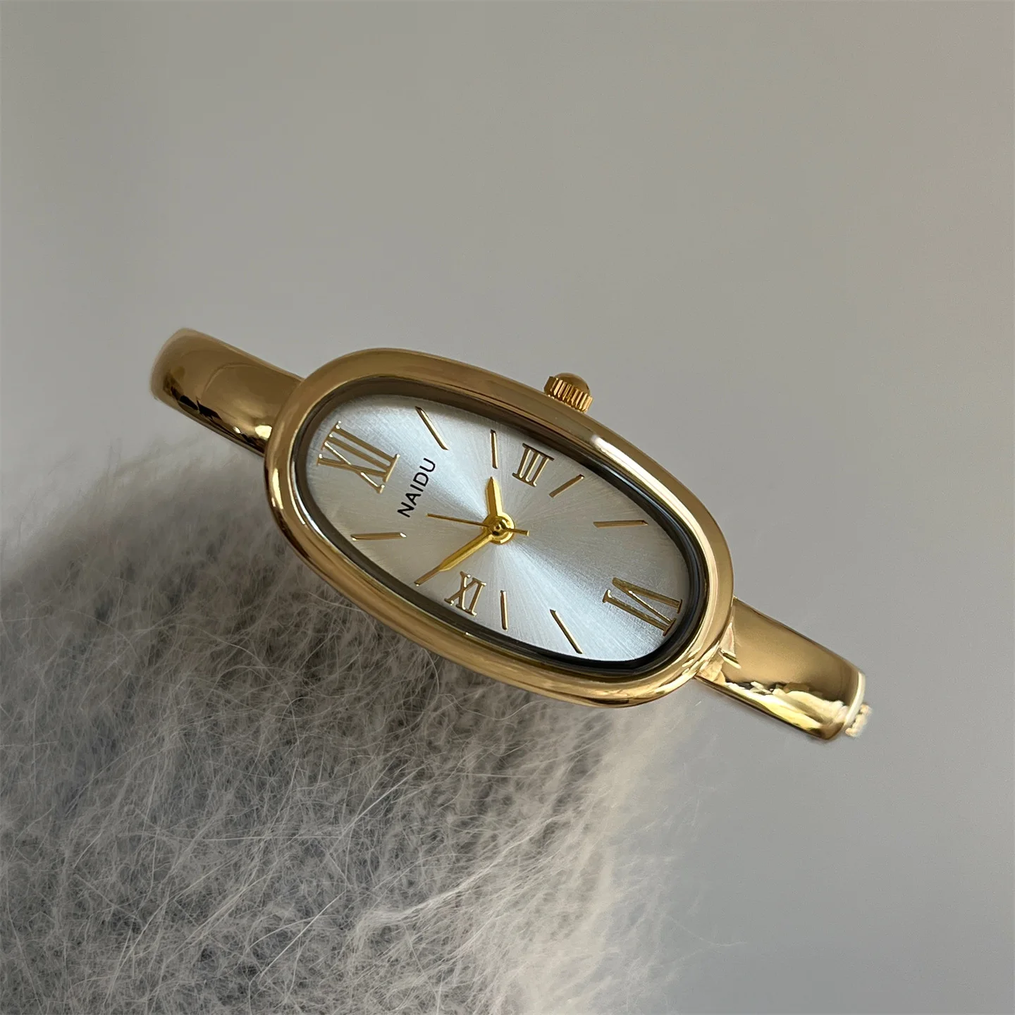 Femmes montre pour filles Quartz Reloj Mujer argent gris or forme ovale Orologio dames montre-Bracelet nouveau Bracelet Bracelet Style horloge